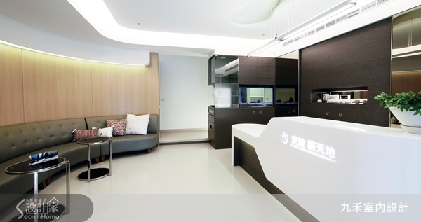 許多商業空間案看到九禾設計的身影,有別於過往較為浮