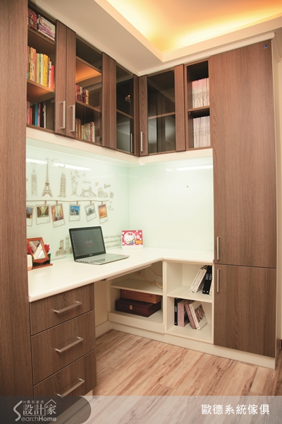 知名藝人柯以柔是兩個小孩的媽，為了三歲兒子與一歲女