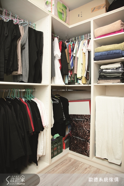 知名藝人柯以柔是兩個小孩的媽，為了三歲兒子與一歲女