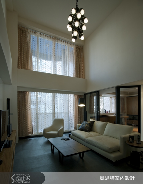 甫進門,映入眼簾的是一幅優美的畫作,但不只如此,畫