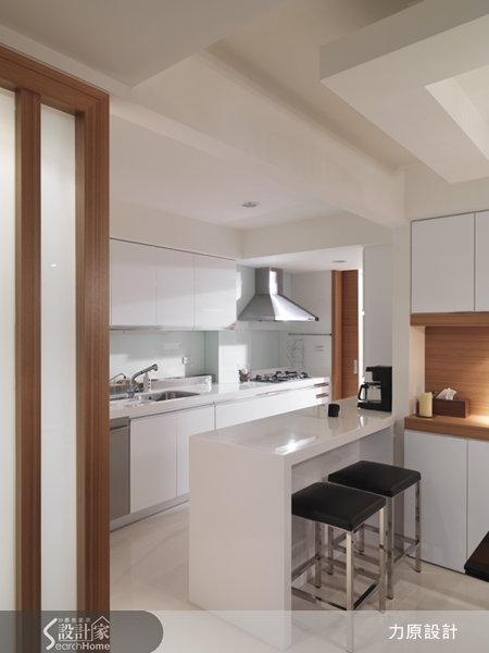 位於台北市北投區,為三房兩廳的 50 坪現代風設計宅,