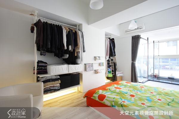 從事補教業的屋主夫妻，穩定的工作下卻有著背包客的熱