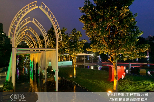 總坪數為 1,205 坪，整體風格走混搭風。運用色彩、功