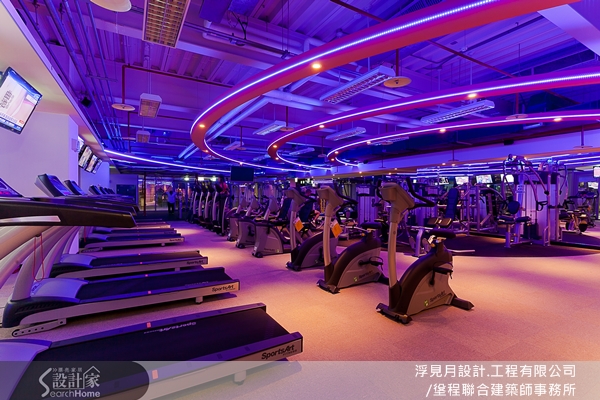 總坪數為 1,205 坪，整體風格走混搭風。運用色彩、功