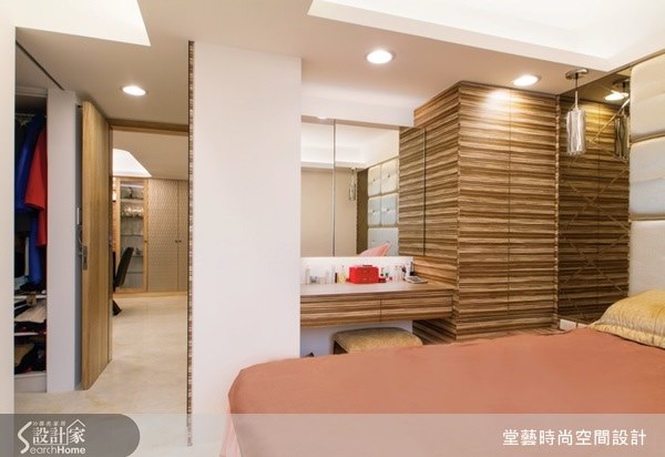 屋主一家六口最常聚在一起的場域是餐廳,且女主人很愛