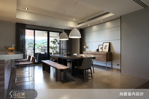 下班後，拖著疲憊身心開啟家門，你最先走進哪裡？你會