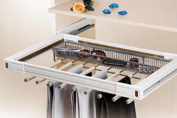 當消費者一昧的追求衣櫃板材是否有無含甲醛的同時,似