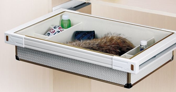 當消費者一昧的追求衣櫃板材是否有無含甲醛的同時，似