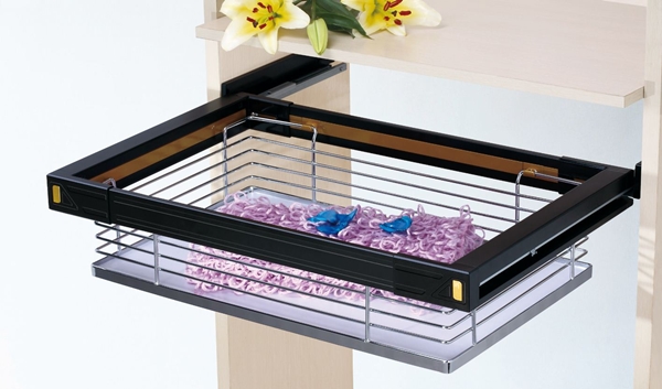 當消費者一昧的追求衣櫃板材是否有無含甲醛的同時，似