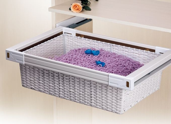 當消費者一昧的追求衣櫃板材是否有無含甲醛的同時，似