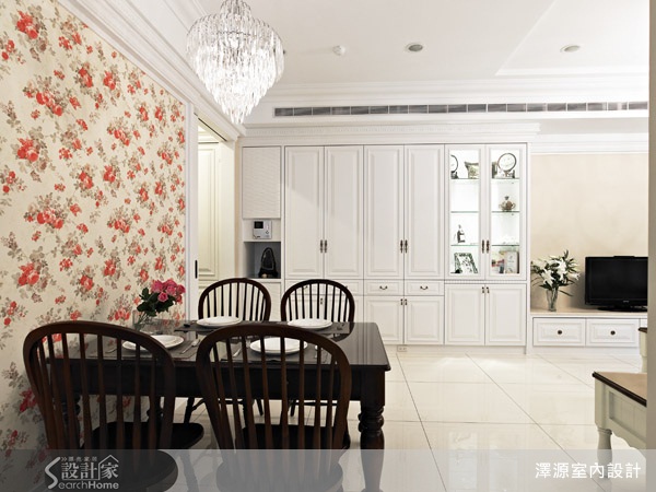 印象中的鄉村風格總是燈光昏黃，家具、牆壁佈滿大量的