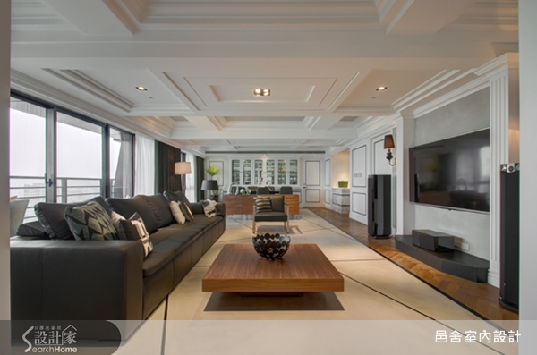 自己專屬的大露台，坐擁毫無視線阻隔的無價夜景，在這