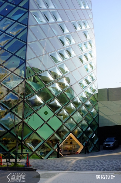 旅行對一般人來說，是身心放鬆享受的時刻，但對演拓空