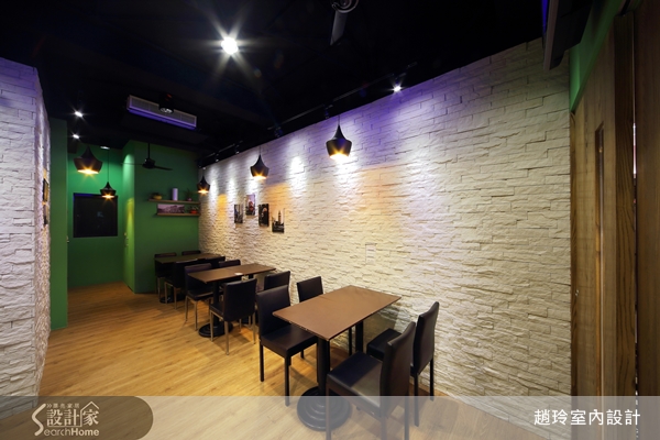 在忙碌的生活中，偶爾抽段閒暇的時光，把自己放在異國