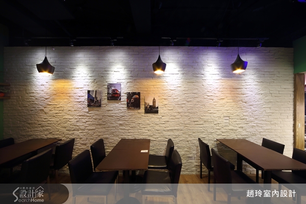 在忙碌的生活中，偶爾抽段閒暇的時光，把自己放在異國