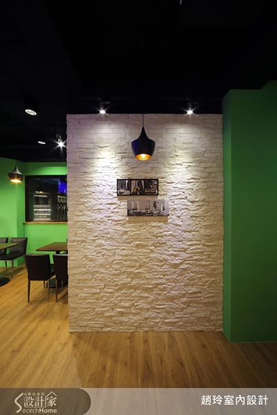 在忙碌的生活中，偶爾抽段閒暇的時光，把自己放在異國