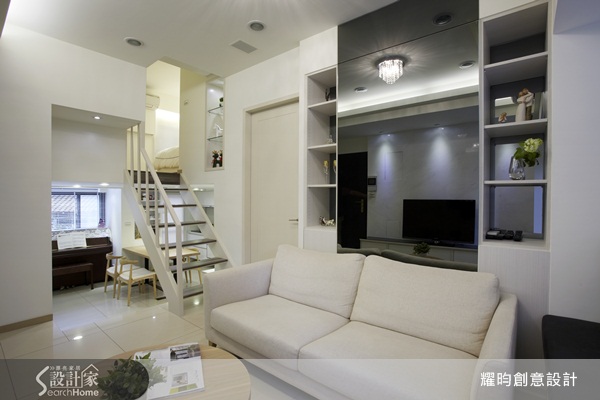 對傳統公寓來說，樓梯的功用就是讓人從平地走到家門口