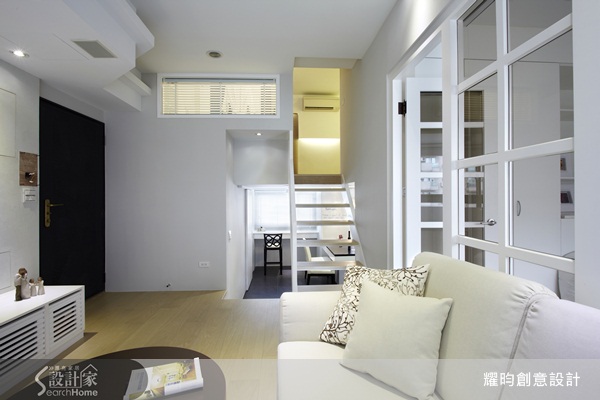 對傳統公寓來說，樓梯的功用就是讓人從平地走到家門口