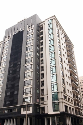 在都市的水泥叢林中，經常潛藏著外牆磚脫落的不定時炸