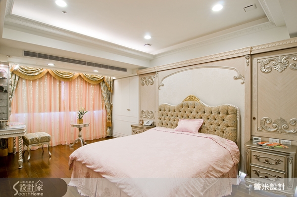 繁複華麗的古典風格,帶有歐洲文藝復興的文化氣息,古