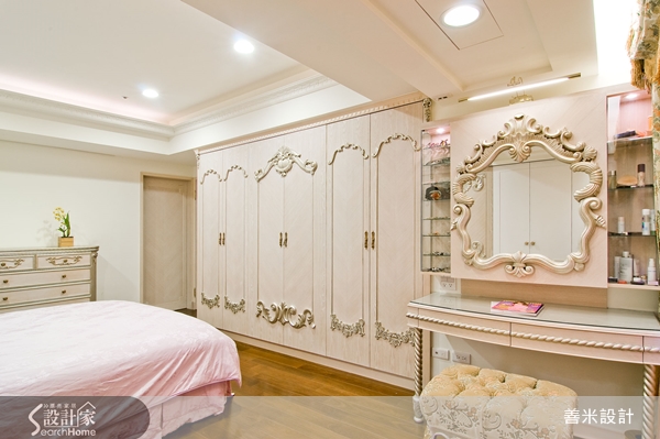 繁複華麗的古典風格,帶有歐洲文藝復興的文化氣息,古