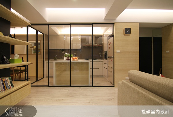 忙碌的現代人因各種電子產品的盛行及工作時間的不同，