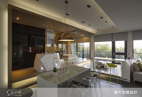 玻璃可以說是「放大」與「區隔」空間必備的素材之一，