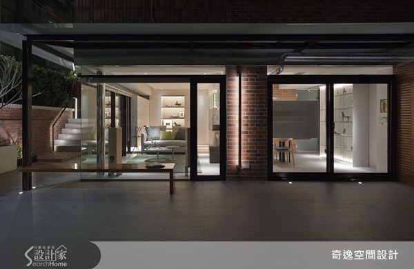 玻璃可以說是「放大」與「區隔」空間必備的素材之一，