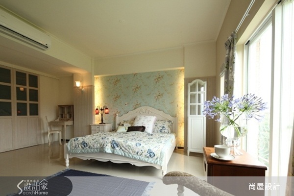 看著照片裡，那些洋溢著浪漫柔美氣息的鄉村風屋宅，總