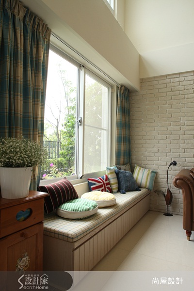 看著照片裡，那些洋溢著浪漫柔美氣息的鄉村風屋宅，總