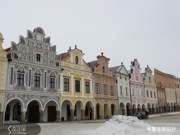 在某篇文章中讀到這樣一句話：「我一點一點地走近這座