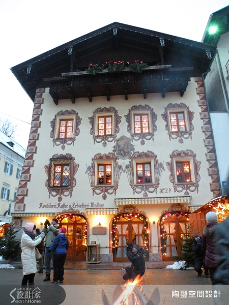 在某篇文章中讀到這樣一句話：「我一點一點地走近這座