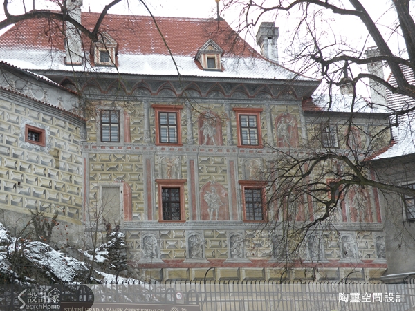 在某篇文章中讀到這樣一句話：「我一點一點地走近這座