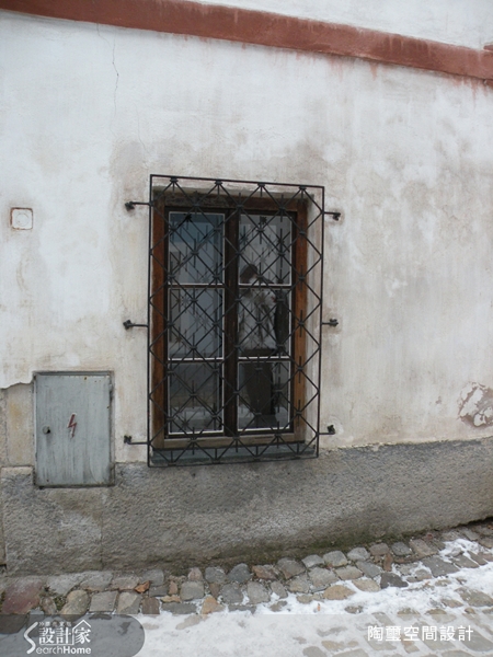 在某篇文章中讀到這樣一句話：「我一點一點地走近這座