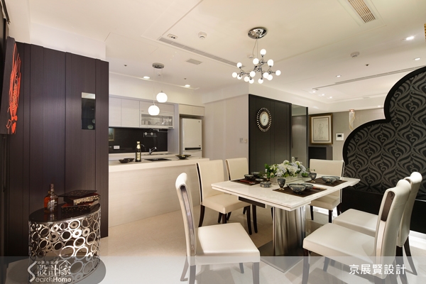 身為單身都會女子的屋主經常需要往返於國內外之間，設