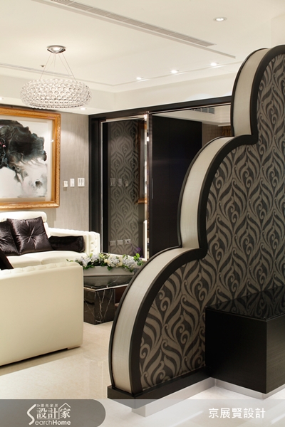 身為單身都會女子的屋主經常需要往返於國內外之間，設