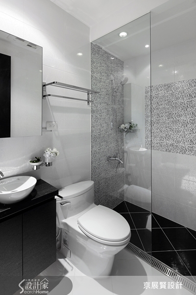 身為單身都會女子的屋主經常需要往返於國內外之間，設