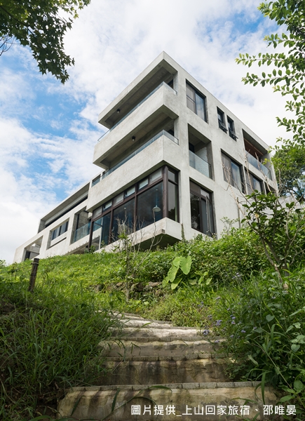 想像一下,當你一早醒來,雲海就在眼前,你望著窗外的