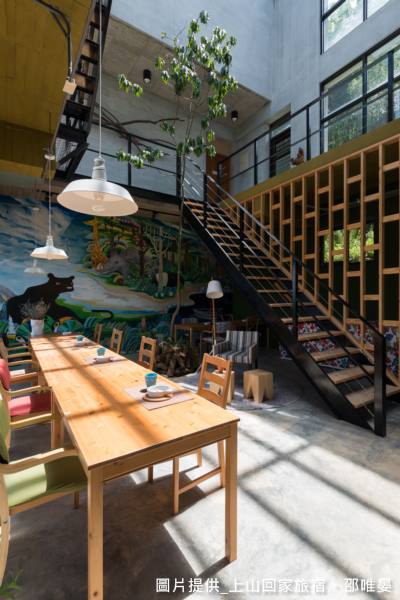 想像一下，當你一早醒來，雲海就在眼前，你望著窗外的