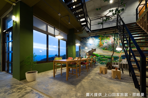 想像一下，當你一早醒來，雲海就在眼前，你望著窗外的