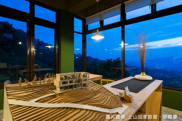 想像一下，當你一早醒來，雲海就在眼前，你望著窗外的