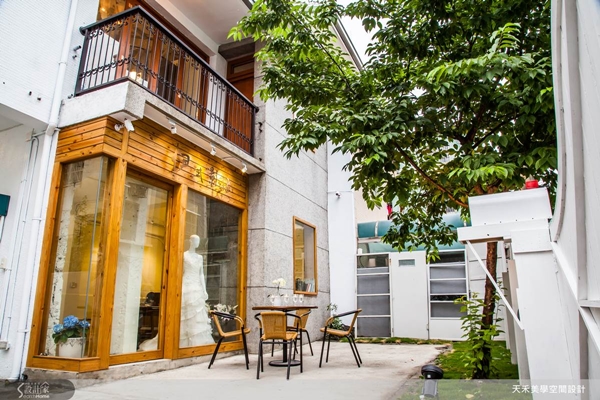 對女孩子而言,在婚紗店盡情試穿禮服的那一刻,無疑是