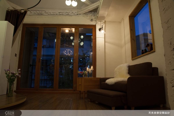 對女孩子而言,在婚紗店盡情試穿禮服的那一刻,無疑是