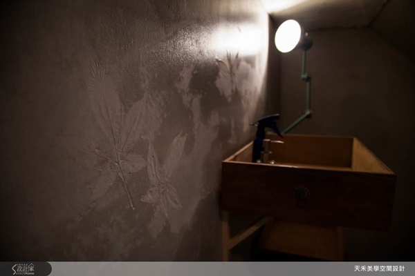 對女孩子而言,在婚紗店盡情試穿禮服的那一刻,無疑是