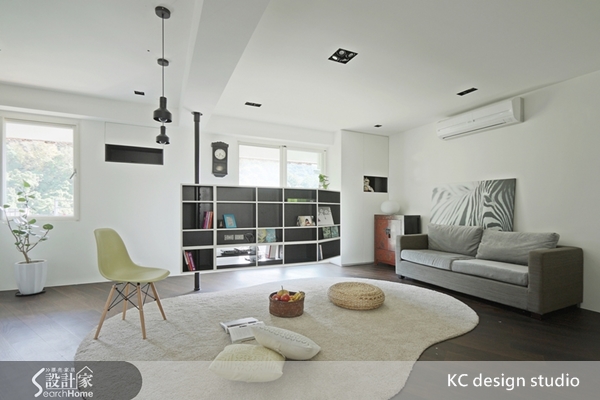 回到家中，看見客廳就會萌生回到家的安心感，感覺它好