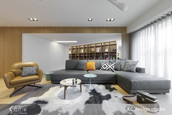 回到家中，看見客廳就會萌生回到家的安心感，感覺它好