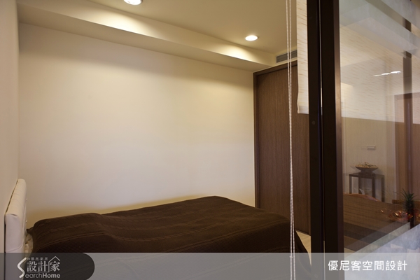 來到美麗的八里河岸風光，遠眺還有青山，這樣的居家好