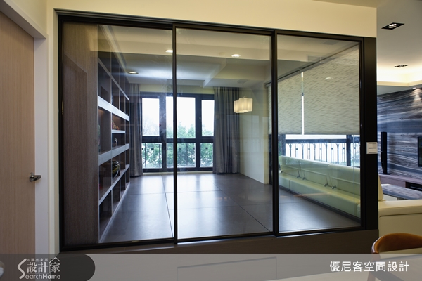 來到美麗的八里河岸風光，遠眺還有青山，這樣的居家好