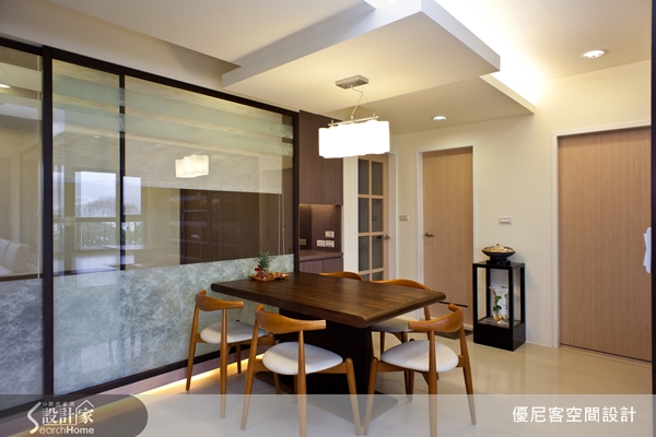 來到美麗的八里河岸風光，遠眺還有青山，這樣的居家好