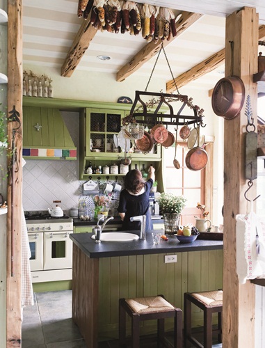 故事的開端，要從Grace對歐洲鄉村風的愛好說起，時間